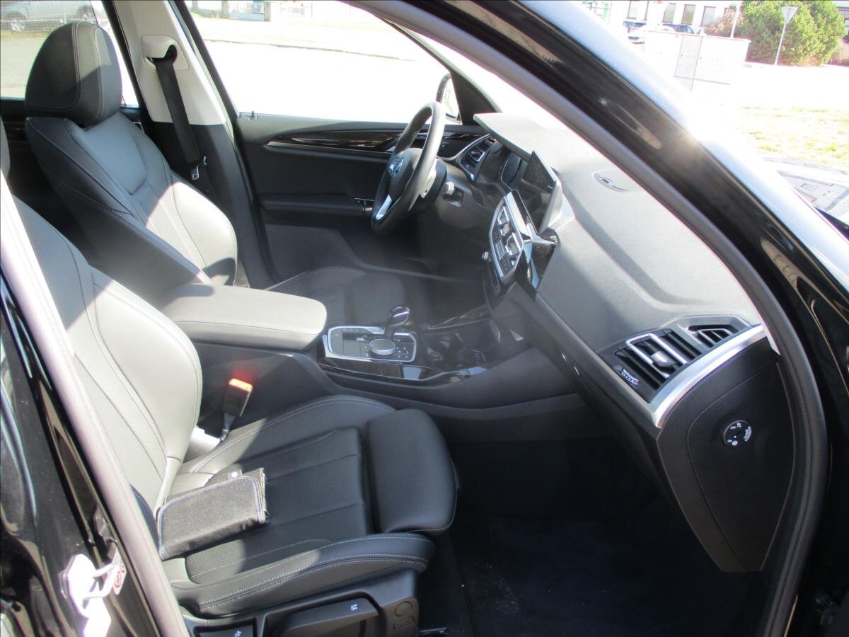 BMW X3 SUV / Terénní 2,0 l 215 kw
