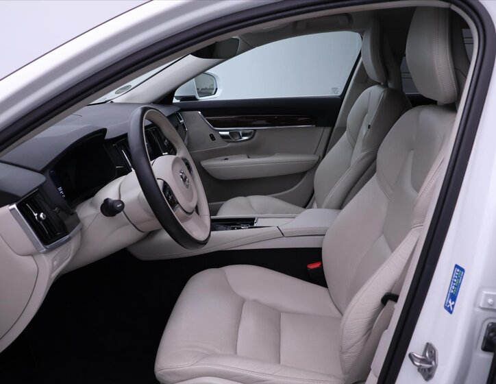 Volvo V90 Kombi 2,0 l 140 kw