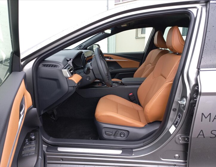 Toyota Camry Sedan 2,5 l 137 kw