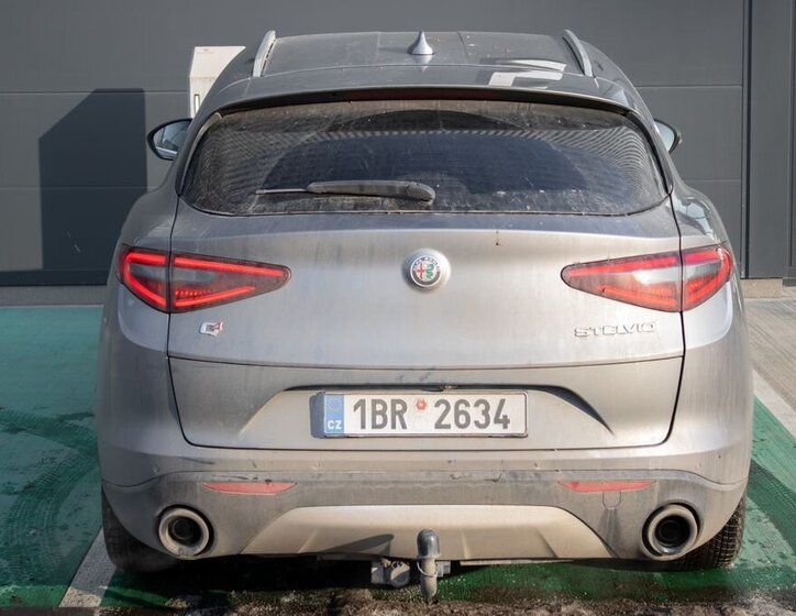 Alfa Romeo Stelvio SUV 2,0 l 206 kw
