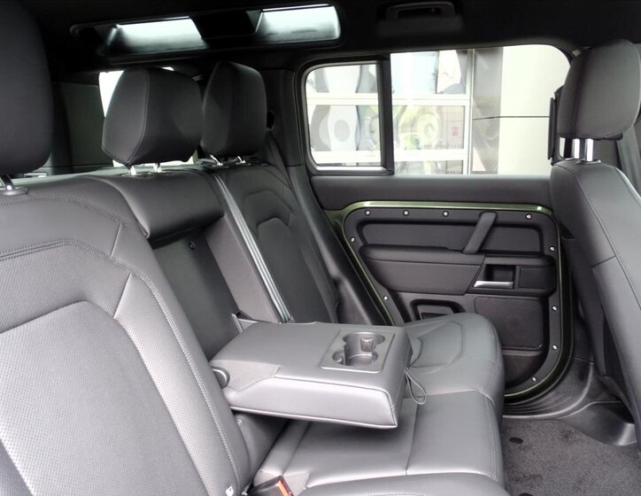 Land Rover Defender SUV / Terénní 3,0 l 183 kw