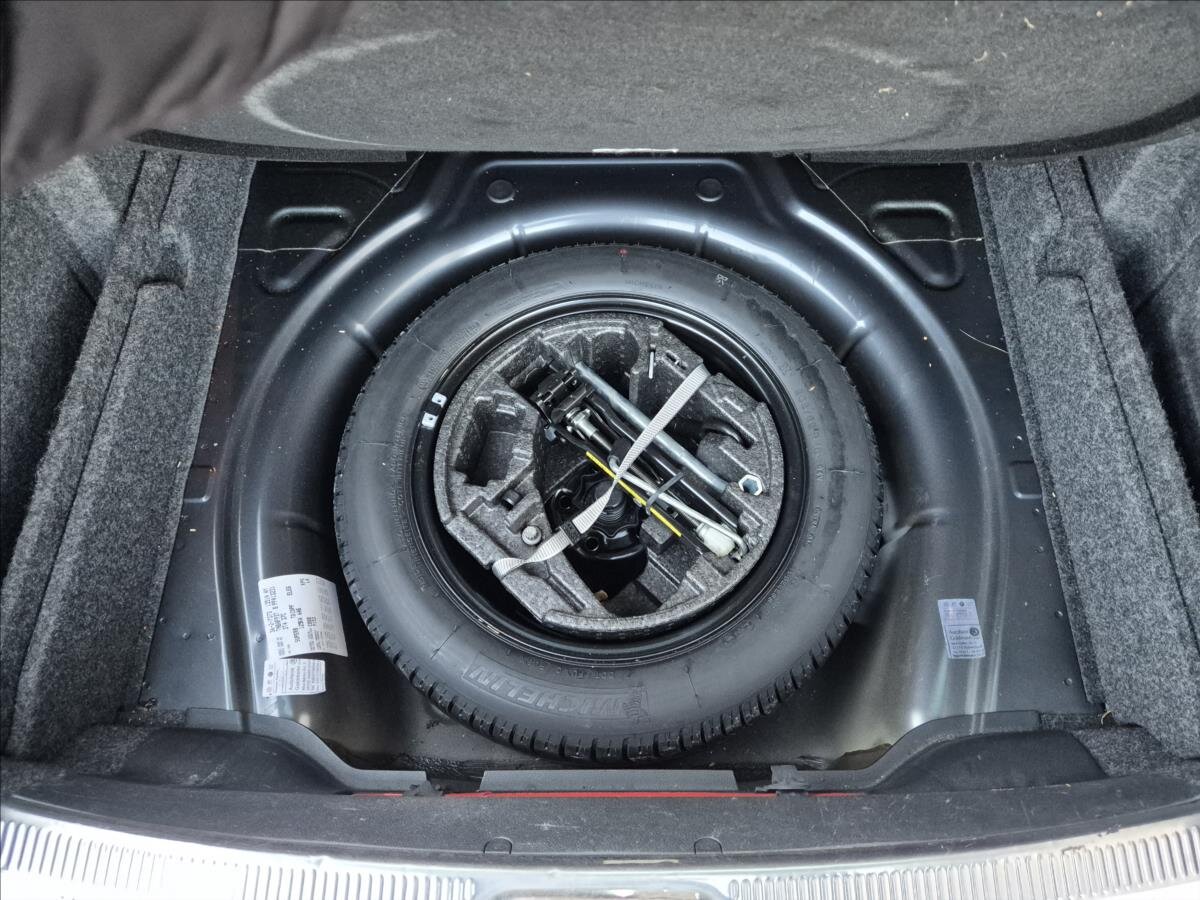 Škoda Superb Sedan / Limuzína 2,0 l 125 kw