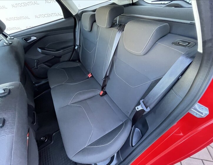 Ford Focus Kombi 999,0 92 kw