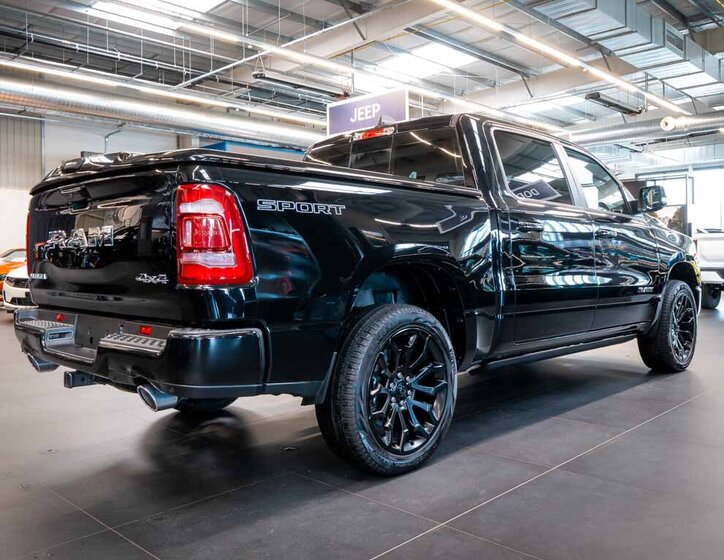 Dodge RAM 8