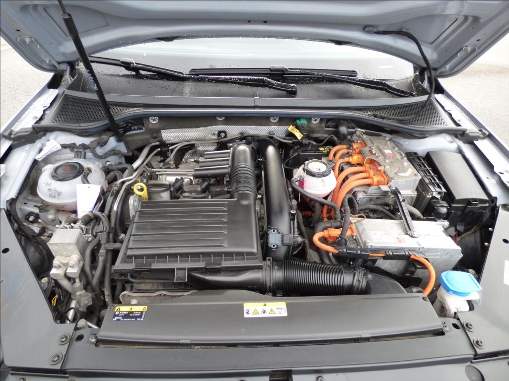 Volkswagen Passat Kombi 1,4 l 115 kw