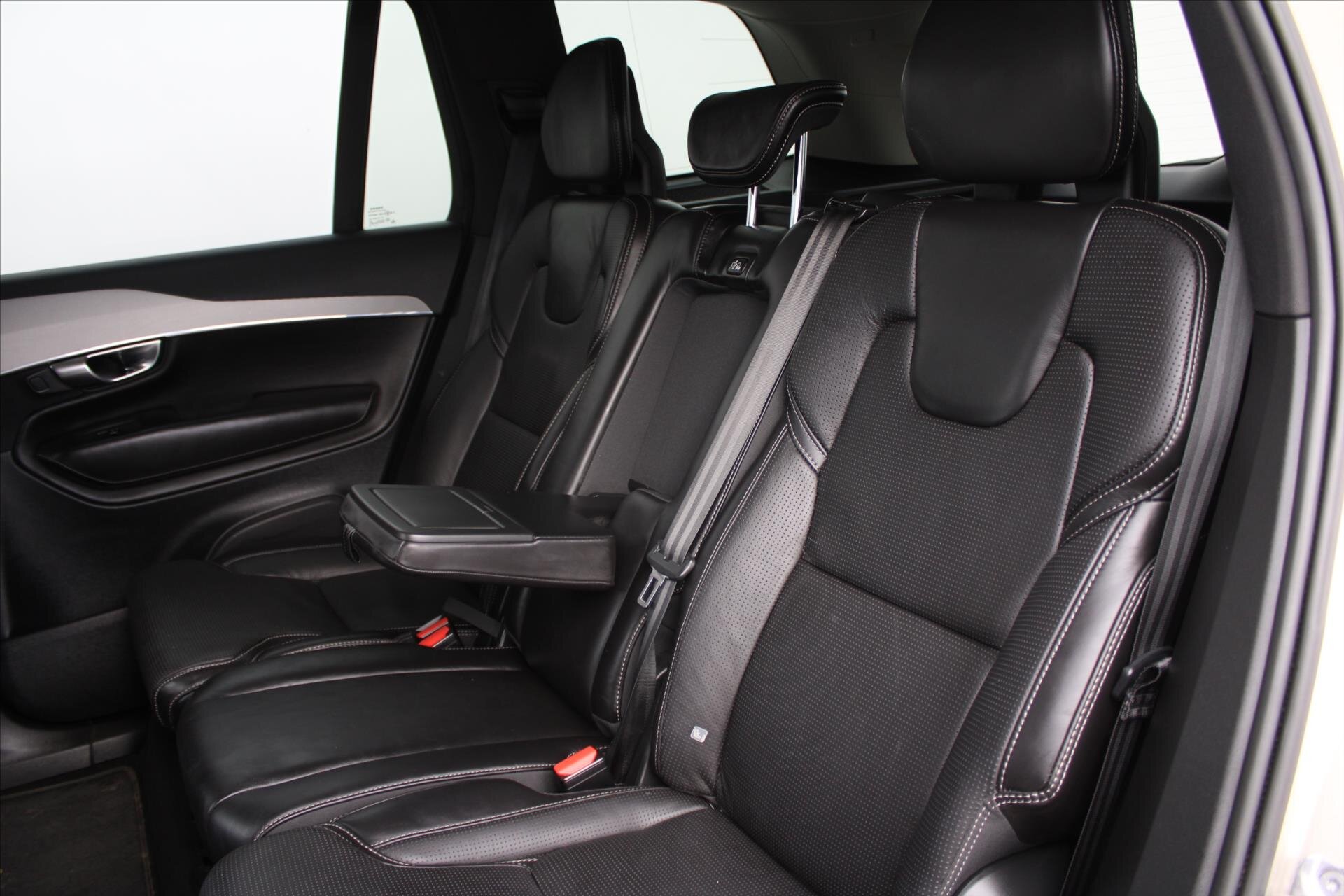 Volvo XC90 SUV 2,0 l 177 kw