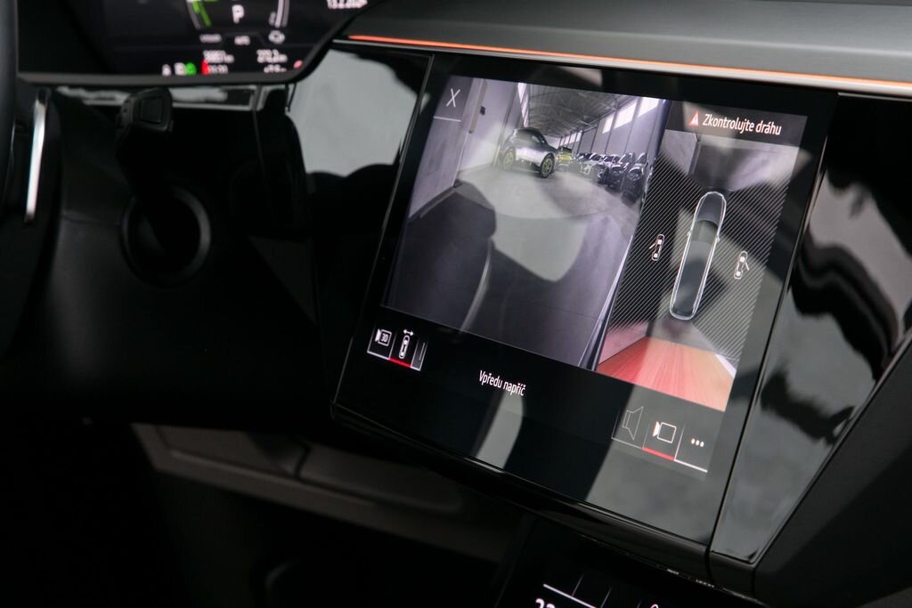 Audi e-tron SUV 0,0 300 kw