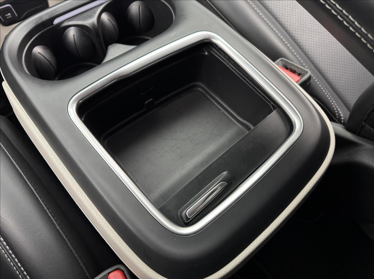 Chrysler Pacifica MPV 3,6 l 214 kw