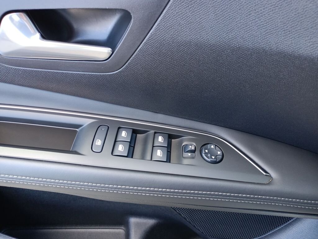 Peugeot 3008 SUV / Terénní 1,6 l 88 kw