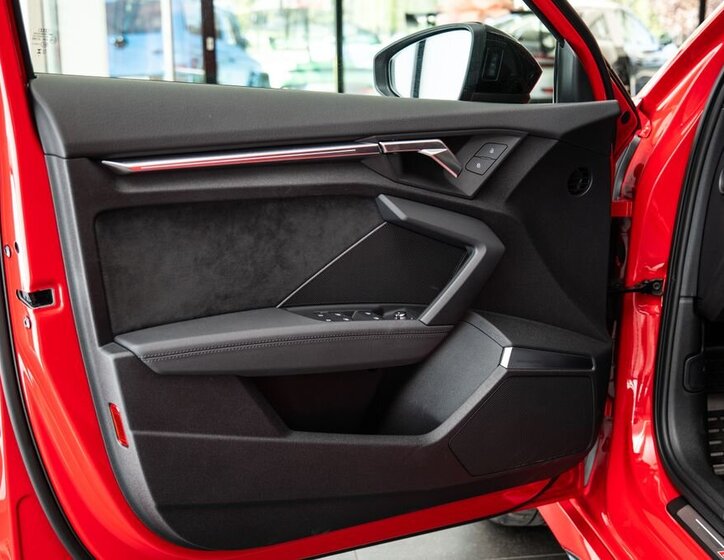 Audi RS3 Hatchback 2,5 l 294 kw