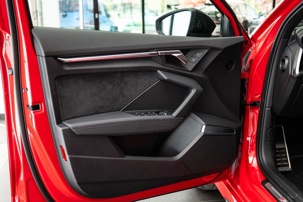 Audi RS3 Hatchback 2,5 l 294 kw