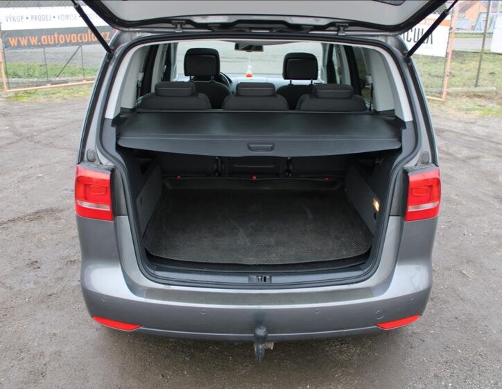 Volkswagen Touran 13