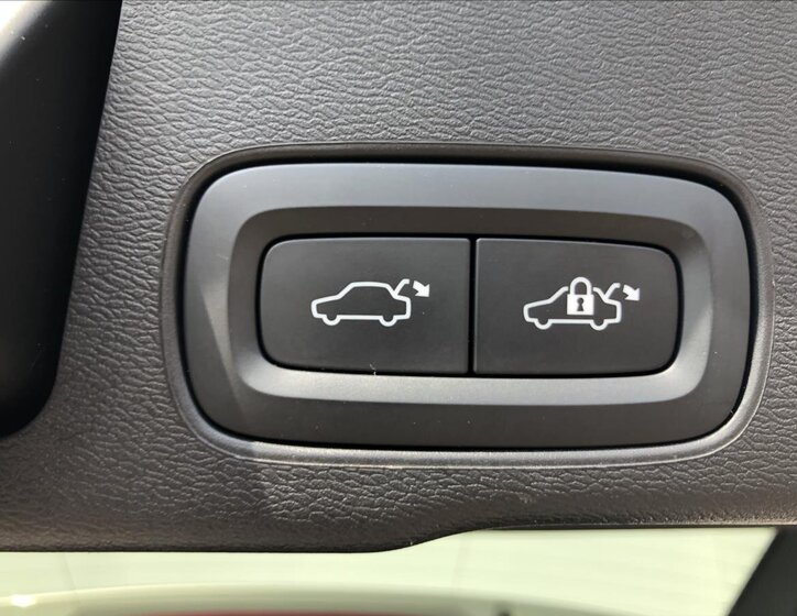 Volvo XC60 SUV / Terénní 2,0 l 145 kw