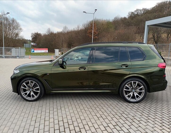 BMW X7 SUV / Terénní 4,4 l 390 kw