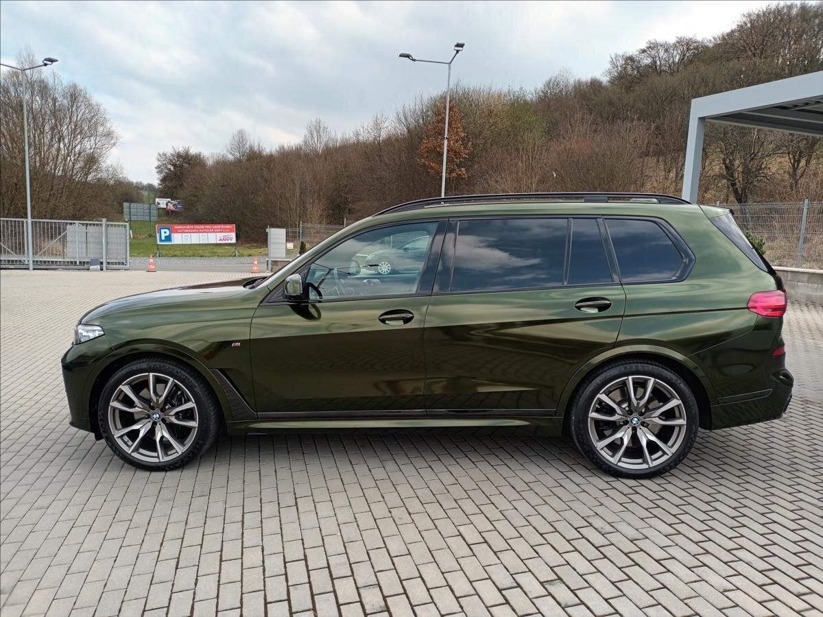 BMW X7 SUV / Terénní 4,4 l 390 kw