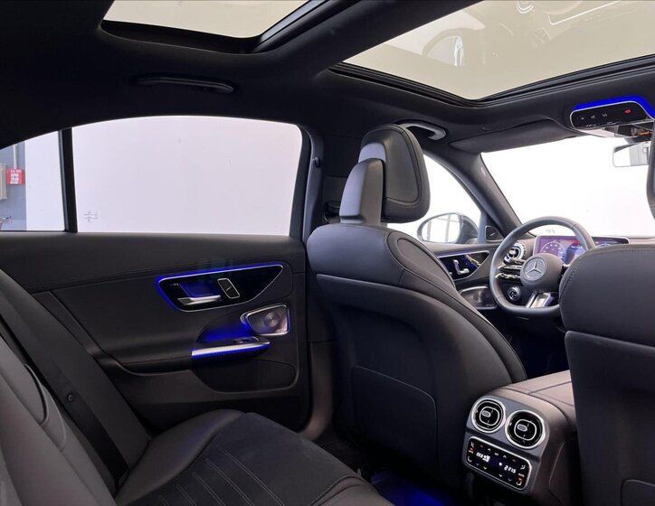 Mercedes-Benz Třídy C Sedan 2,0 l 145 kw