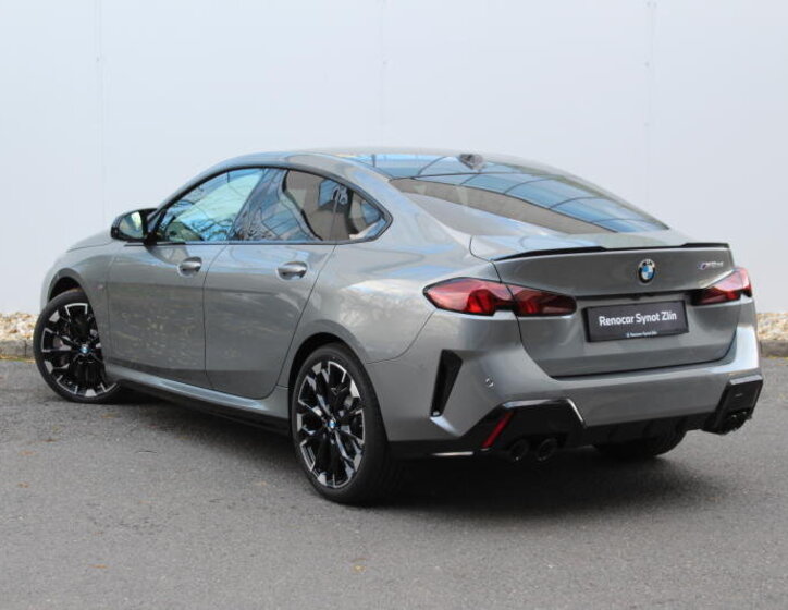 BMW Řada 2 7