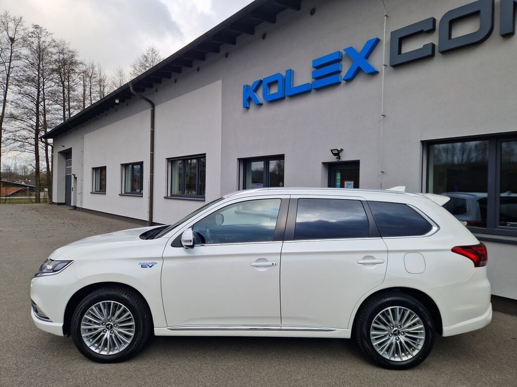 Mitsubishi Outlander SUV / Terénní 2,4 l 165 kw