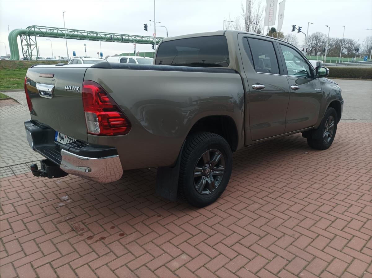 Toyota Hilux Pick-up 2,4 l 110 kw