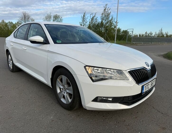 Škoda Superb Sedan / Limuzína 2,0 l 110 kw