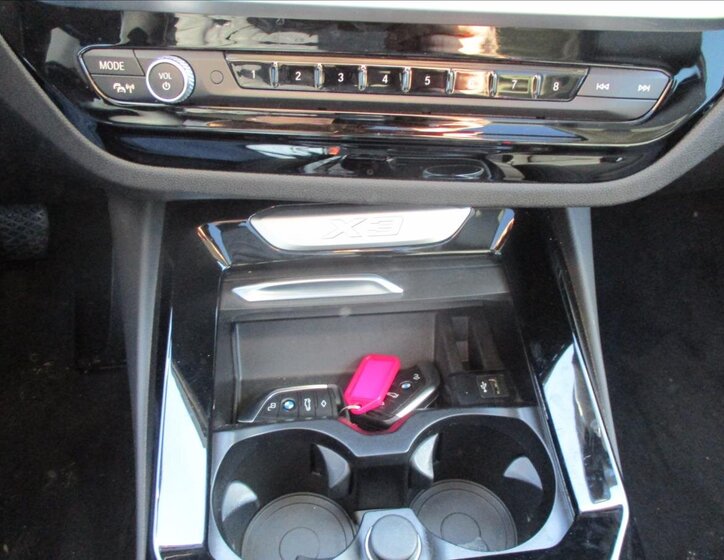 BMW X3 SUV / Terénní 2,0 l 215 kw