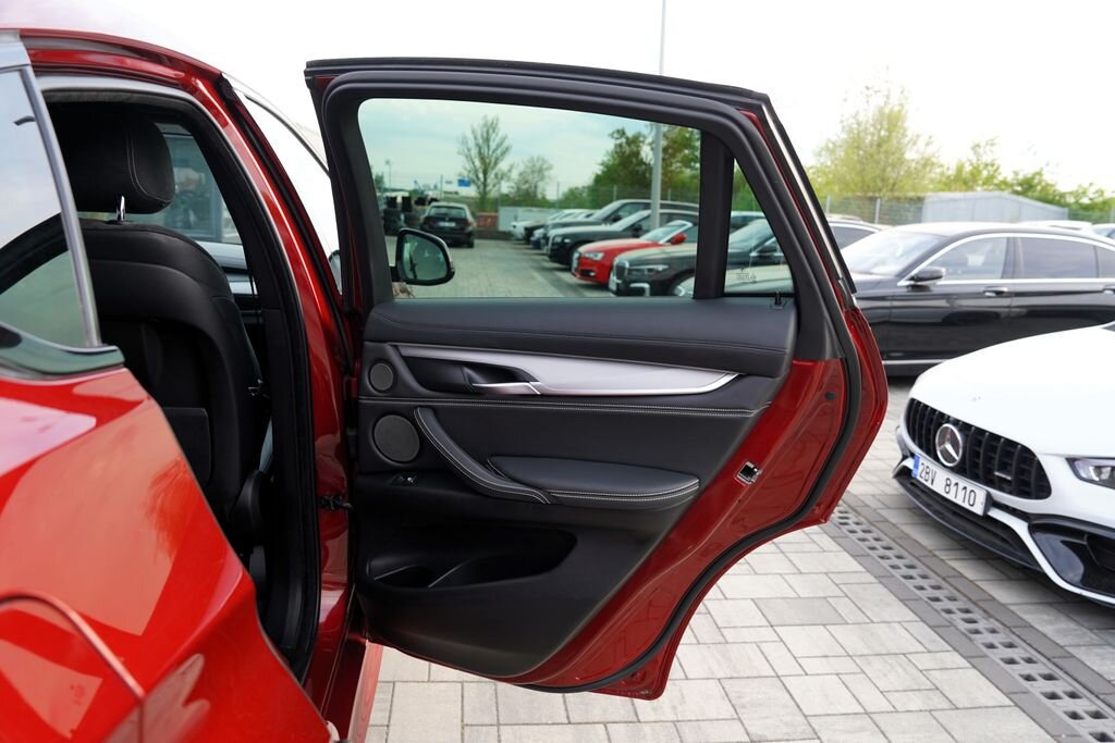 BMW X6 SUV / Terénní 3,0 l 280 kw