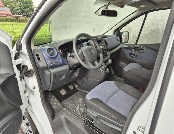 Opel Vivaro 11