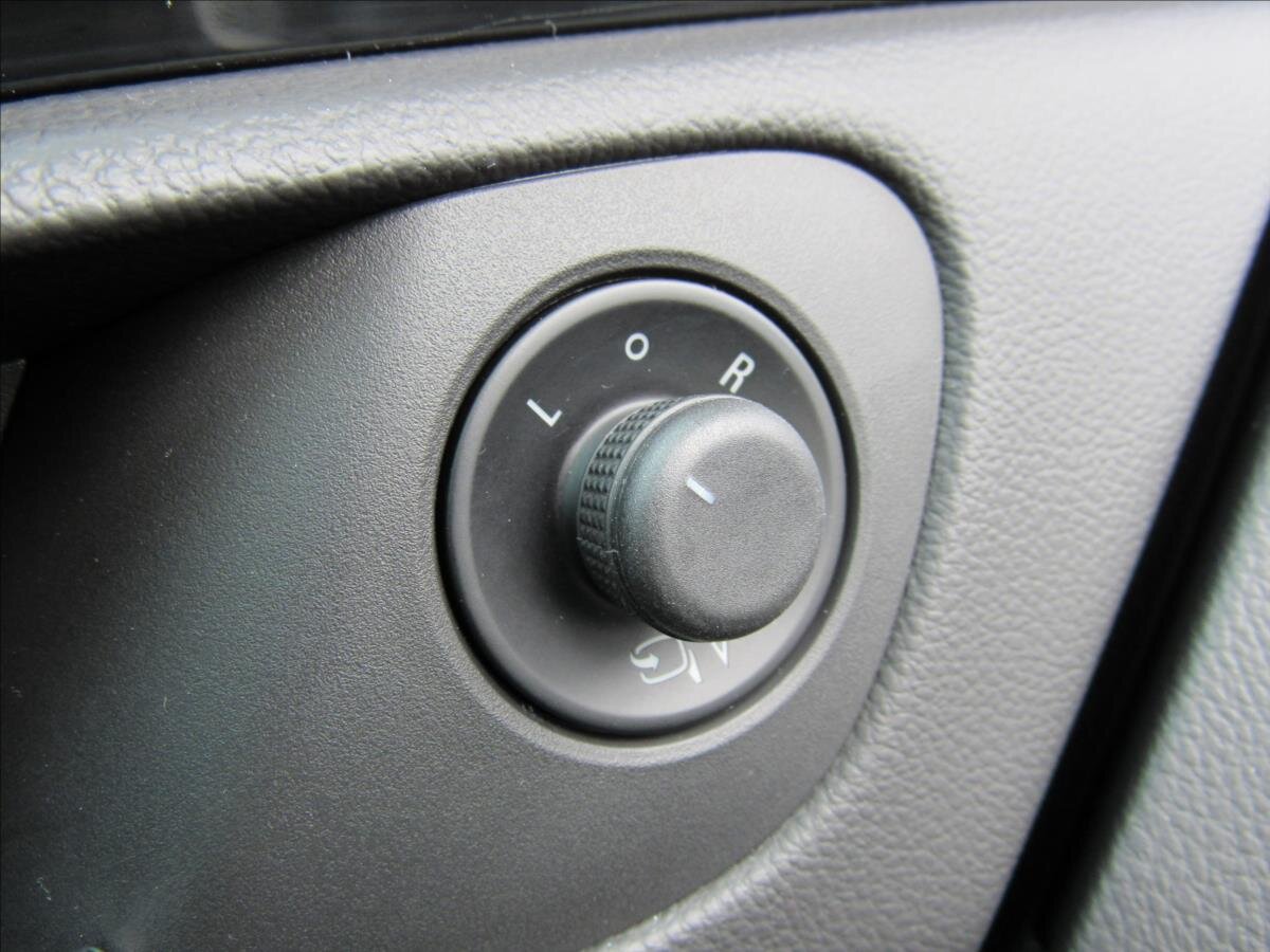 Opel Insignia Sedan / Limuzína 2,0 l 118 kw