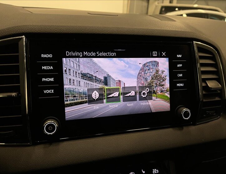 Škoda Karoq SUV 1,5 l 110 kw