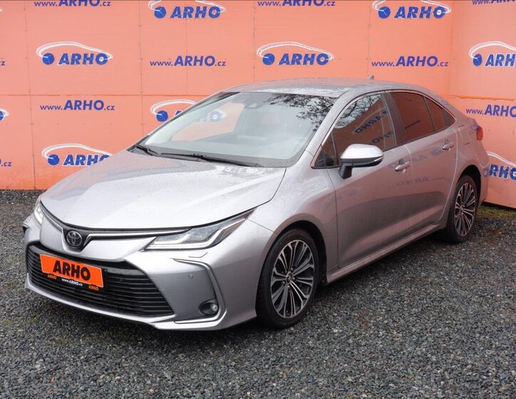 Toyota Corolla Sedan / Limuzína 1,6 l 97 kw