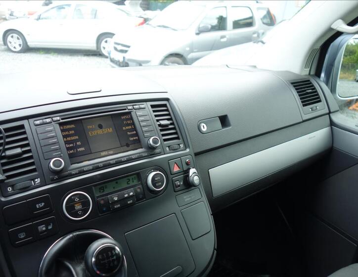 Volkswagen Multivan 36