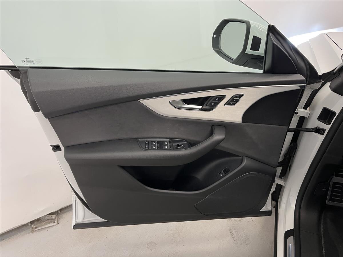 Audi Q8 SUV 3,0 l 210 kw