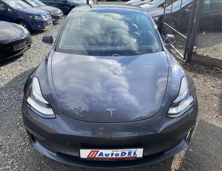 Tesla Model 3 11