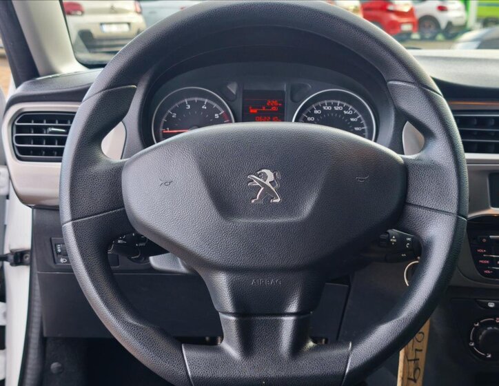 Peugeot 301 Sedan 1,2 l 60 kw