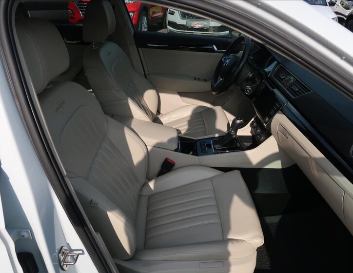 Škoda Superb 14