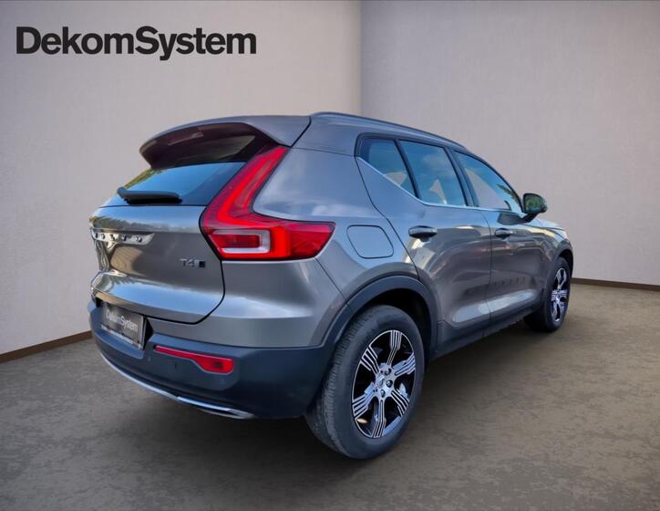 Volvo XC40 3