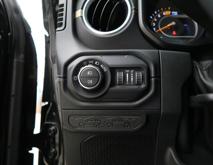 Jeep Wrangler SUV / Terénní 2,0 l 200 kw
