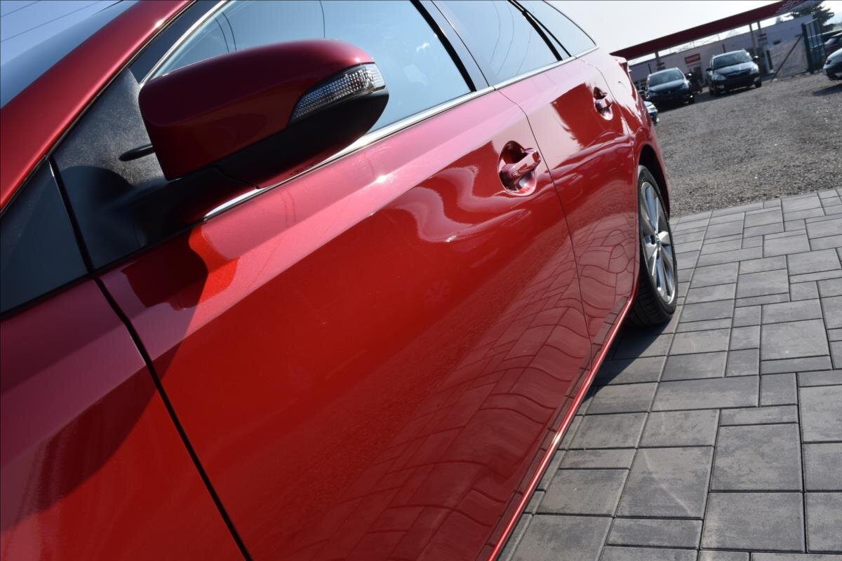 Toyota Auris Kombi 1,2 l 85 kw