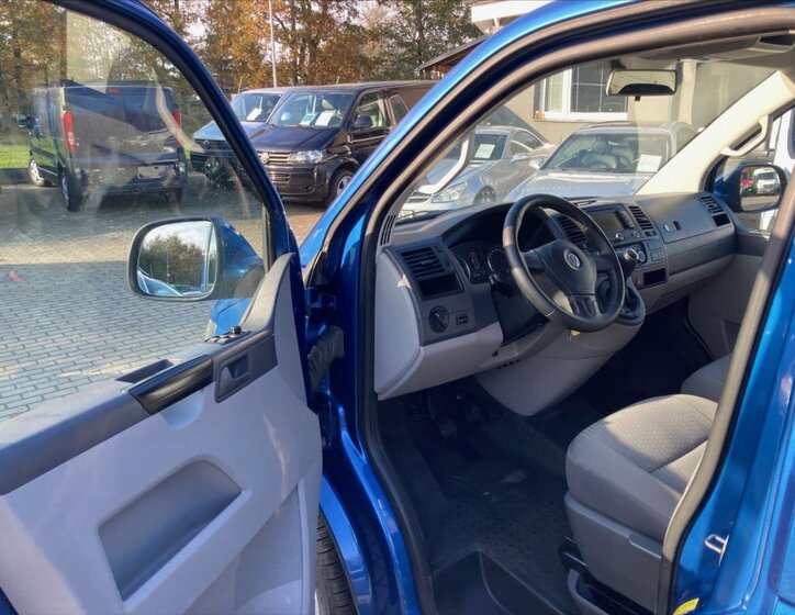 Volkswagen Caravelle 13