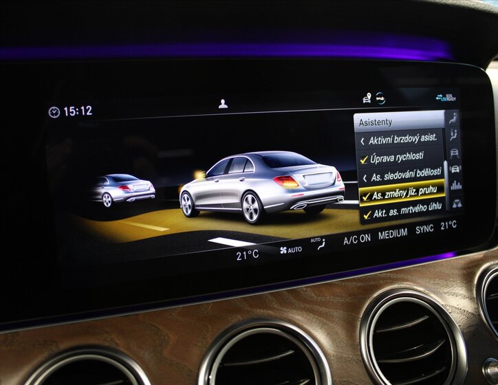 Mercedes-Benz Třídy E 19