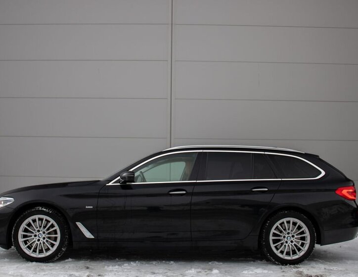 BMW Řada 5 Kombi 3,0 l 195 kw