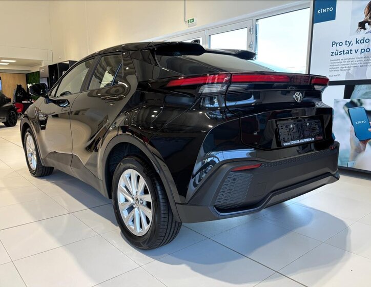 Toyota C-HR 4