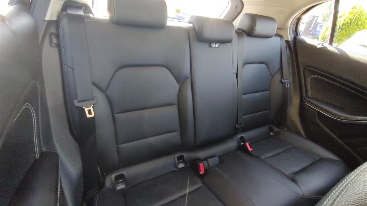 Mercedes-Benz GLA CUV 1,6 l 115 kw