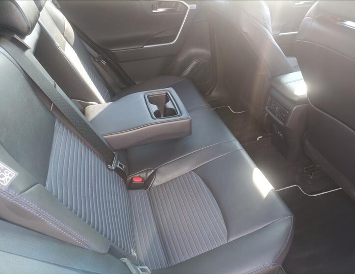 Toyota RAV4 SUV / Terénní 2,5 l 131 kw