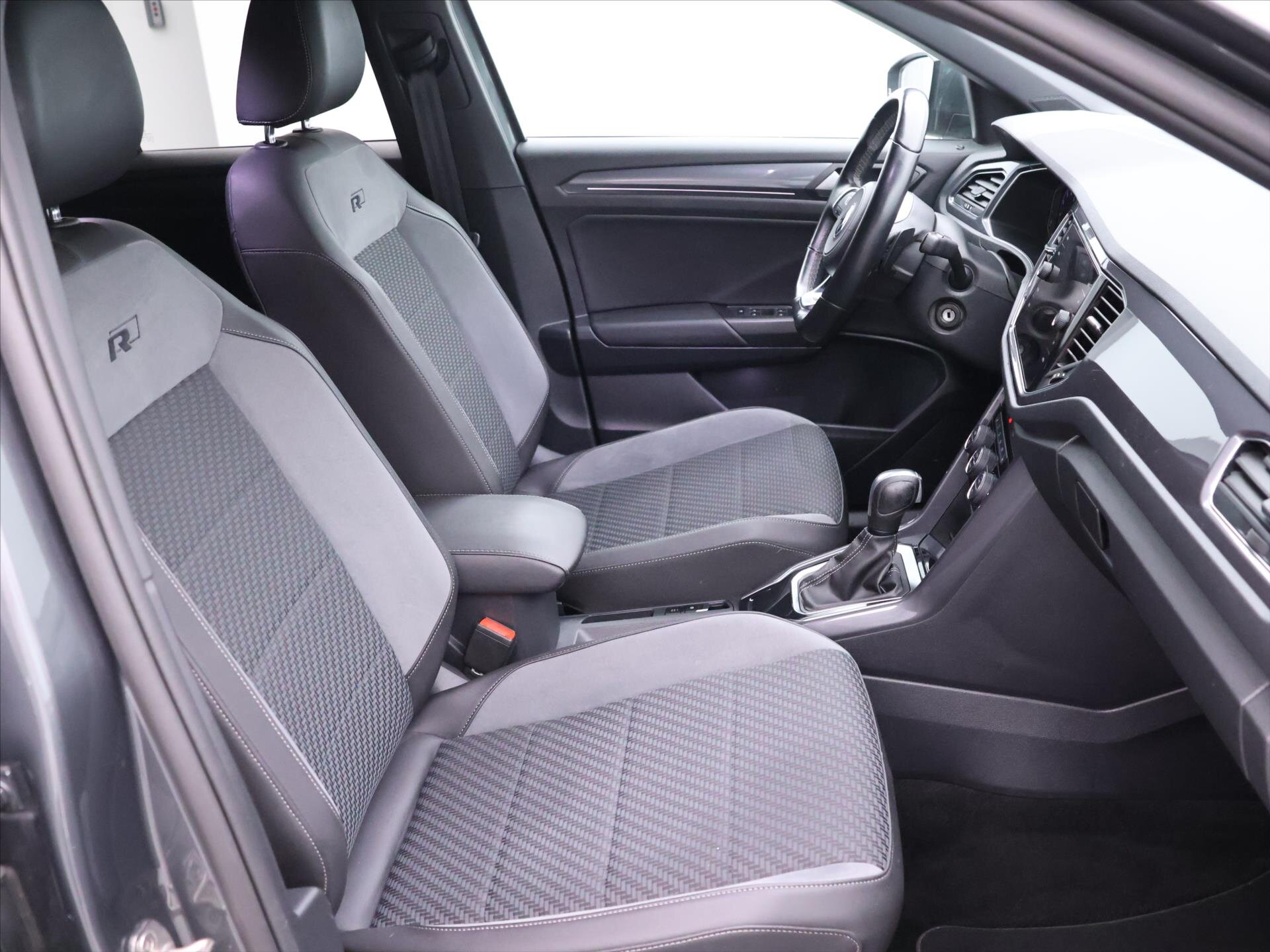 Volkswagen T-Roc SUV / Terénní 1,5 l 110 kw