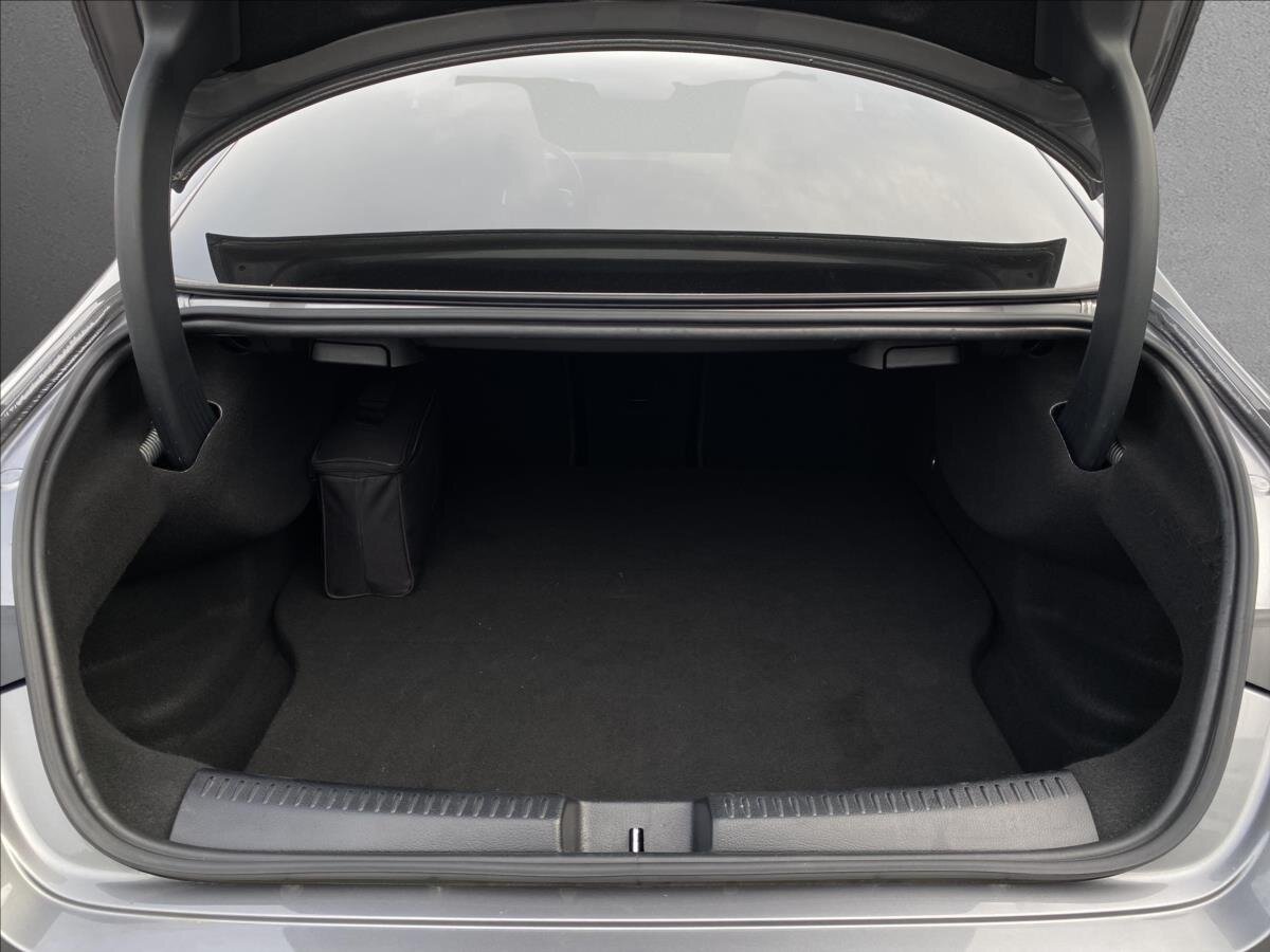 Mercedes-Benz CLA Kupé 1,3 l 118 kw