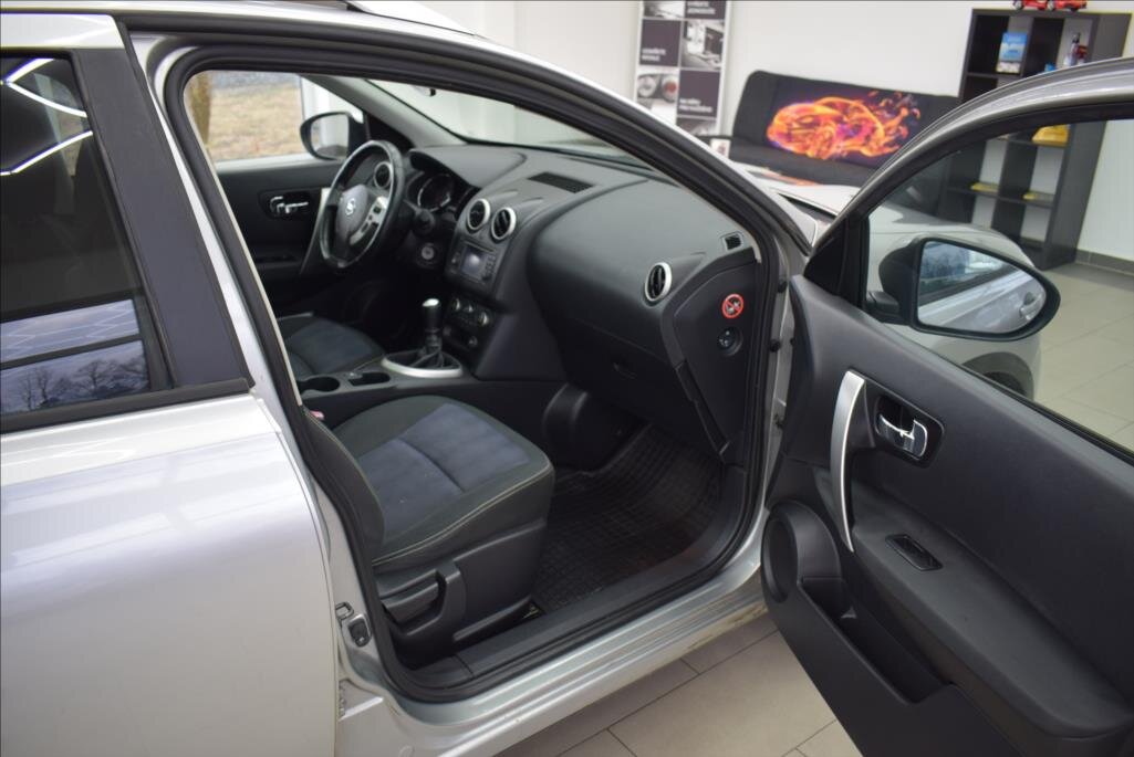 Nissan Qashqai SUV 2,0 l 104 kw