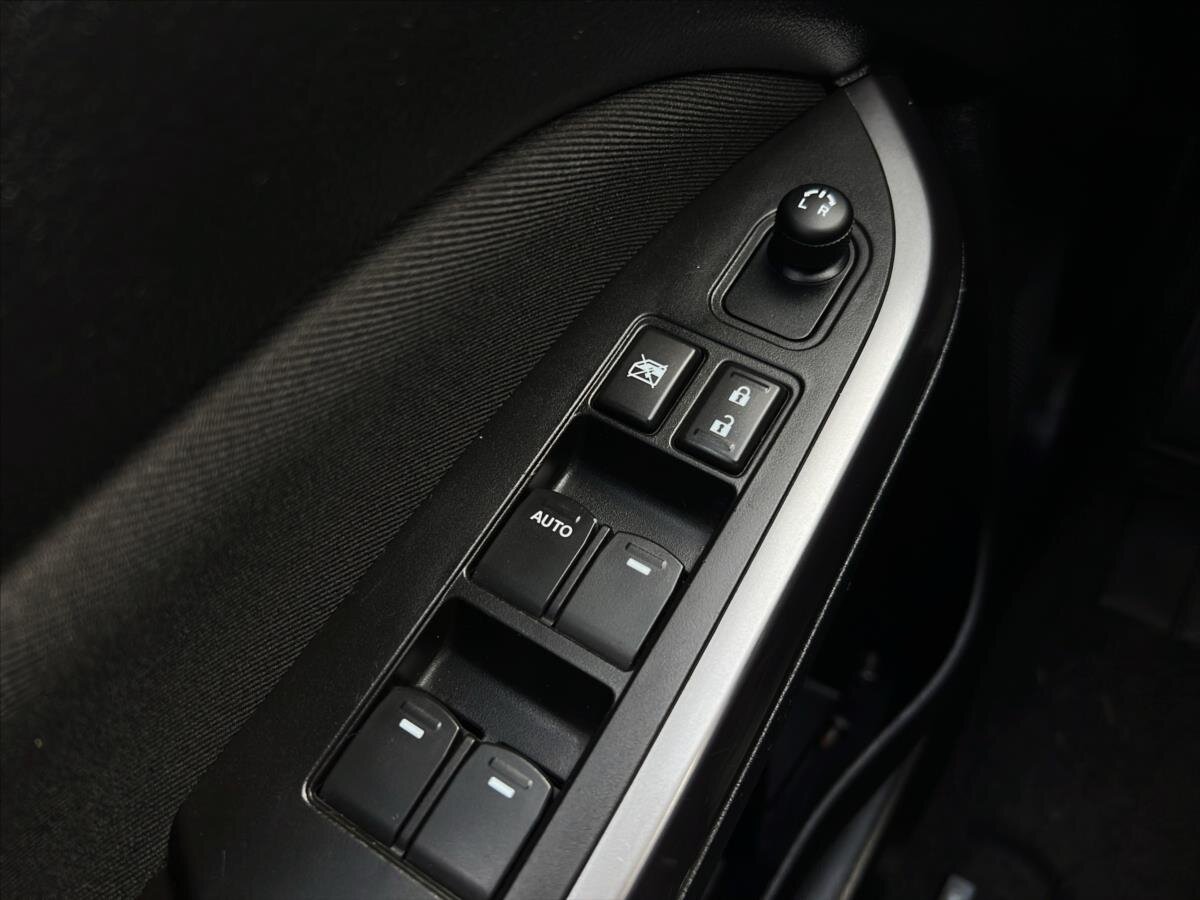 Suzuki Vitara SUV 998,0 82 kw