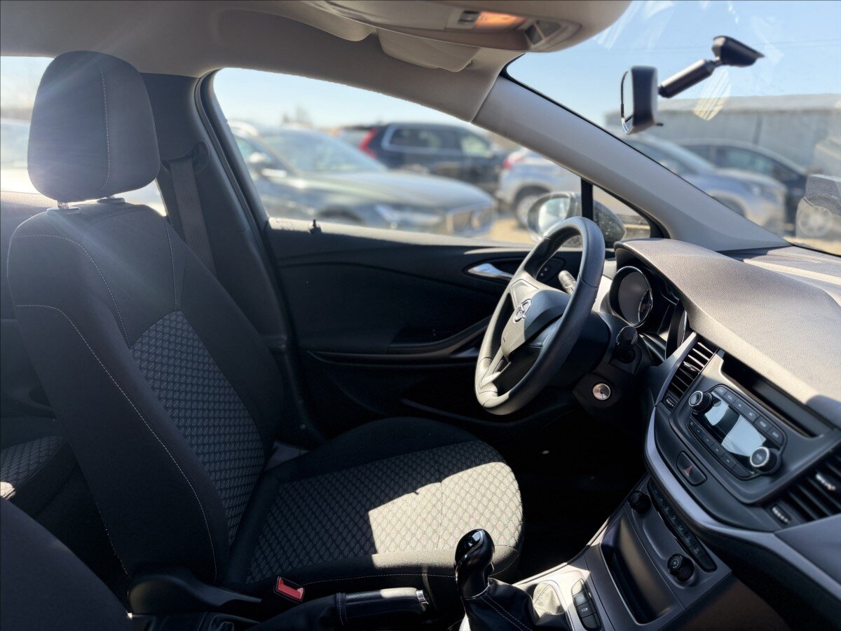 Opel Astra Hatchback 999,0 77 kw