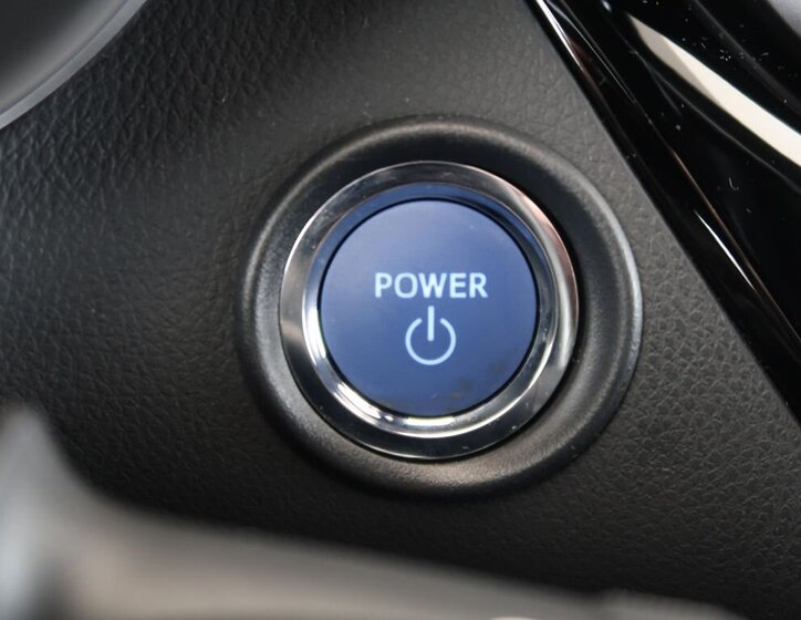 Toyota C-HR SUV 1,8 l 72 kw